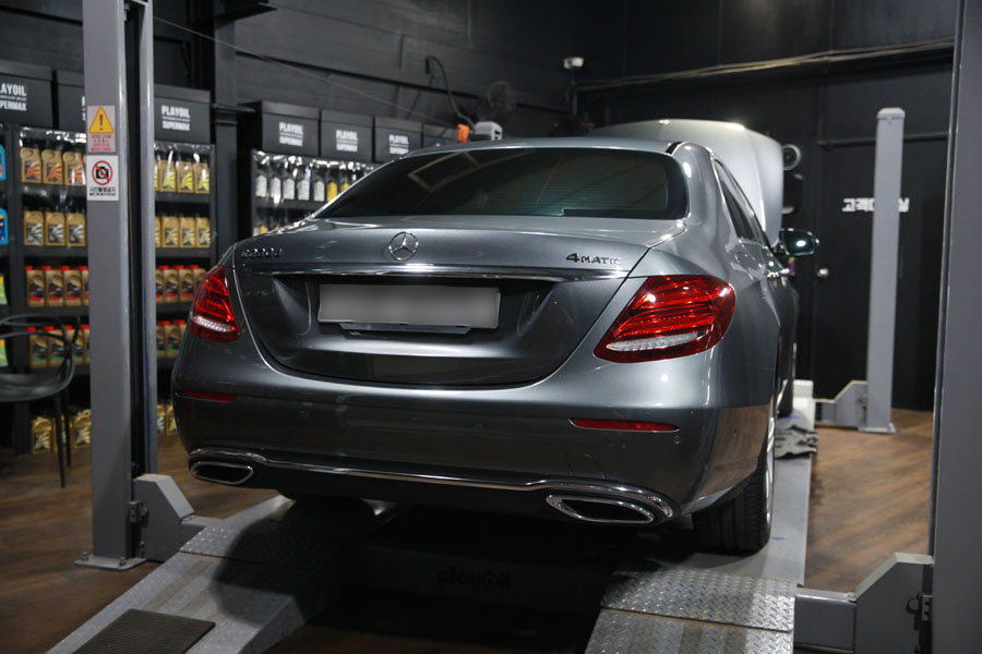 벤츠 E220D 엔진오일 관리 어렵지 않습니다 1 벤츠 E220D 엔진오일 교환