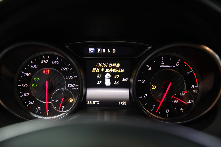 고성능 차량인 벤츠 A45 AMG 미션오일(듀얼클러치) 및 합성 엔진오일 교환 작업 14 013 IMG 2184