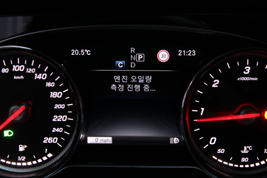 벤츠 E220D 엔진오일 관리 어렵지 않습니다 21 022 IMG 0356