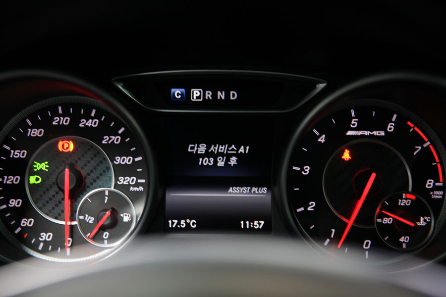벤츠 A45 AMG 엔진오일 관리가 잘 되고 있습니다 6 024 IMG 9639