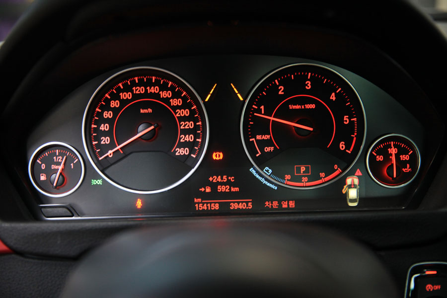 BMW 320D 엔진오일 교체시기는 지났고 디퍼렌셜오일까지 교환합니다 7 026 IMG 2763