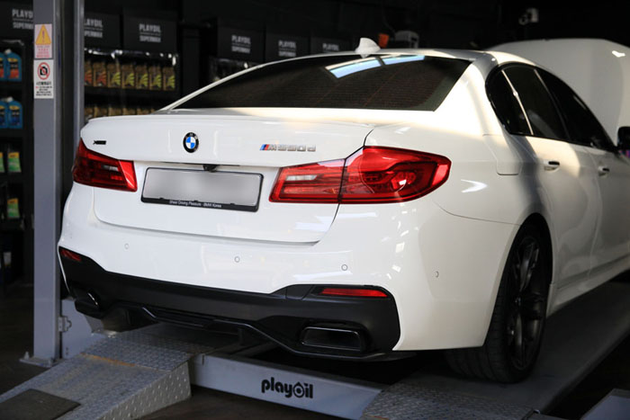 합성유로 관리하는 G30 BMW M550D 엔진오일 교환 1 BMW G30 M550D