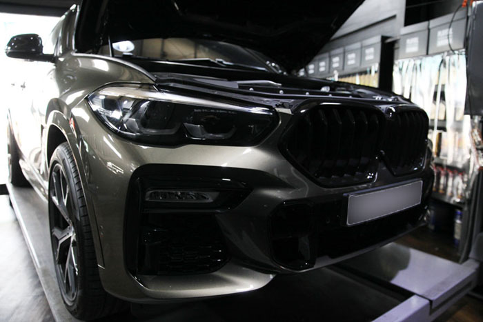 신차 길들이기 작업을 위해 입고된 BMW G06 X6 30D 합성 엔진오일 교환 16 IMG 1237