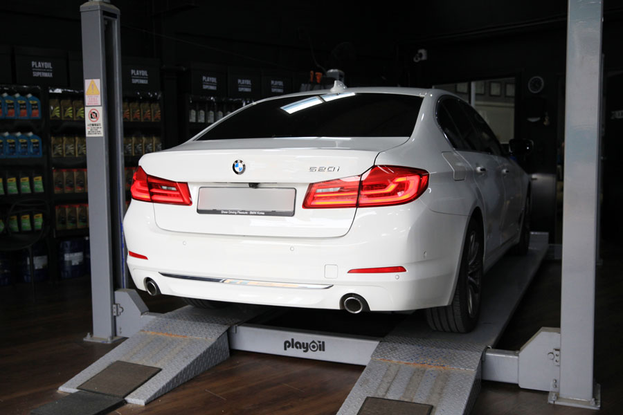 BMW G30 520I