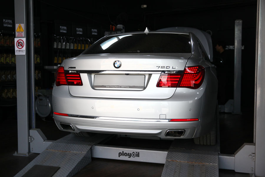 영통 고객분의 BMW 750LI 엔진오일 교환 독일의 OWS 합성유 1 BMW 750LI 엔진오일 교환