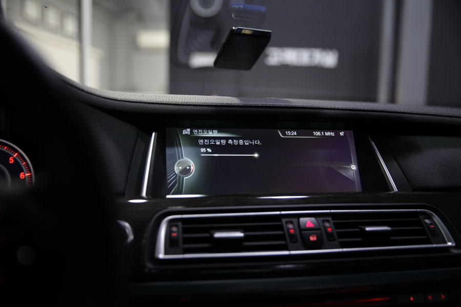 BMW 750LI 합성유 교환과 엔진플러싱 12 012 IMG 7364
