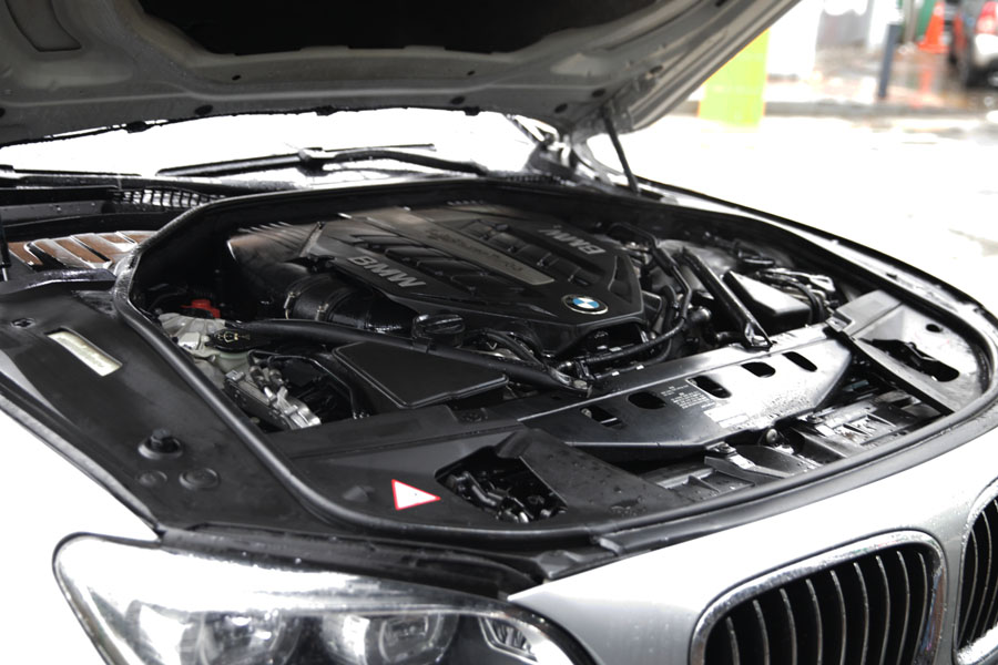 BMW 750LI 합성유 교환과 엔진플러싱 16 016 IMG 7371