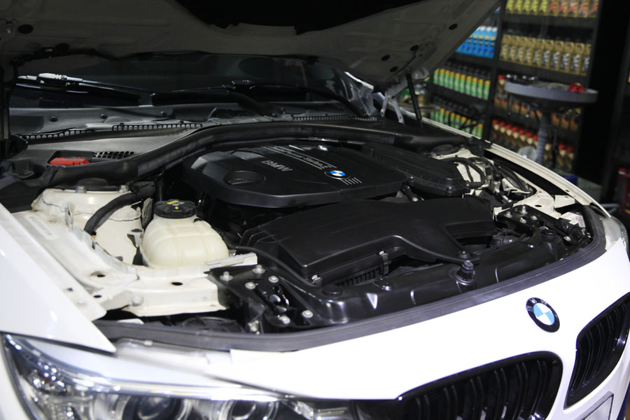 잘 관리된 BMW 420D 그란쿠페 합성유 교환 22 037 IMG 3745