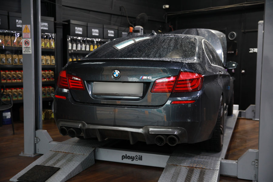 좋은 컨디션을 위한 BMW M5 엔진오일 수원에서 합성유 교환 1 001 IMG 4347