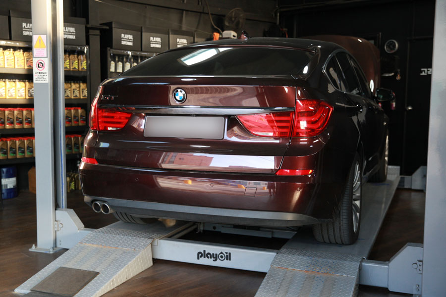 BMW 5GT 엔진오일 교환을 위해 입고되었습니다 1 001 IMG 6417