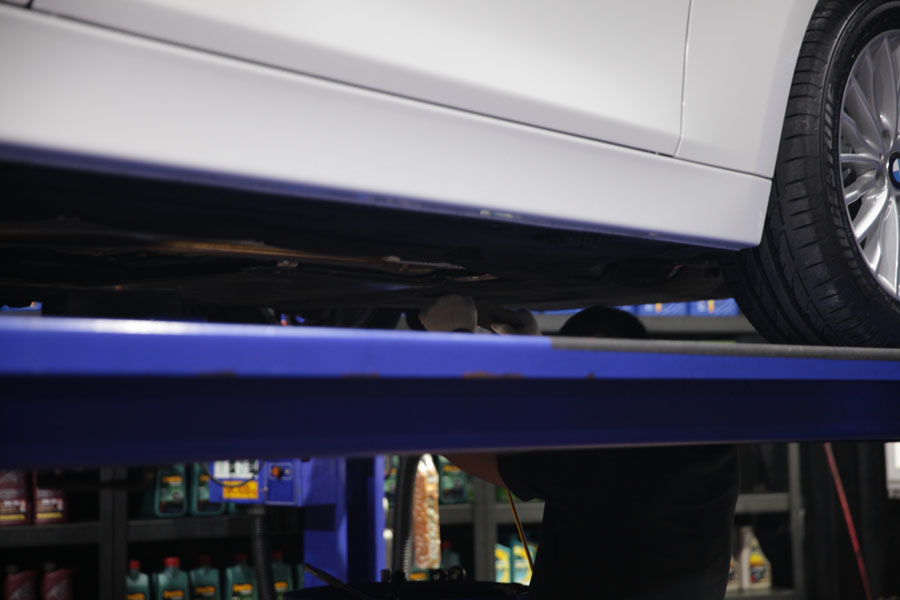 적절한 시기에 BMW 320I 엔진오일 교환 6 006 IMG 6072 1