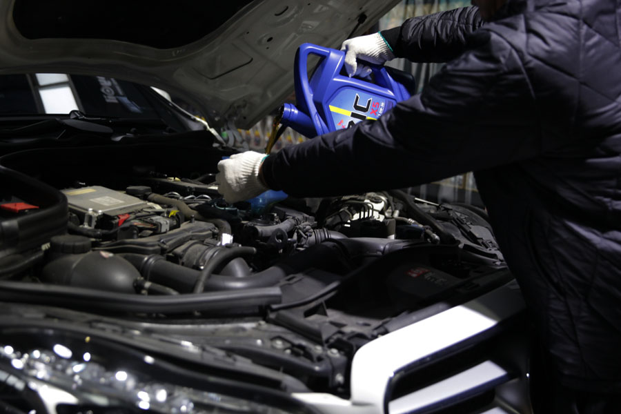 벤츠 E250 CDI 엔진오일 교환 정숙한 합성유로 6 020 IMG 3923