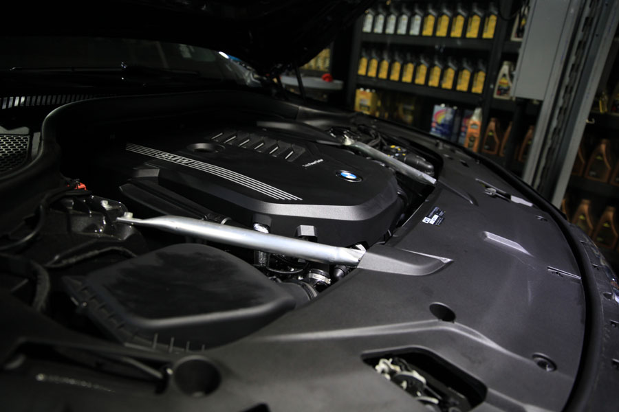 합성유로 신차 길들이기를 위한 BMW 630I 엔진오일 교체 작업입니다 16 015 IMG 9156