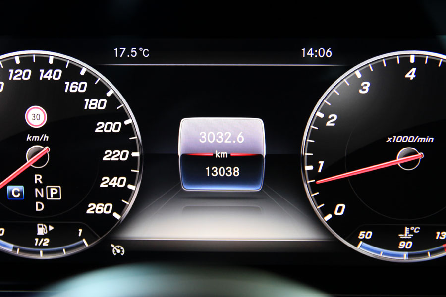 벤츠 E300 엔진오일 교체 시 꼼꼼하게 차량 체크까지 2 002 IMG 1921