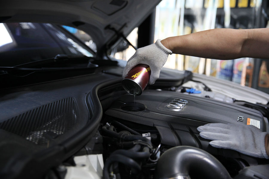 아우디 A6 2.0TDI 엔진오일 교체는 바로 이곳에서 2 002 IMG 5313