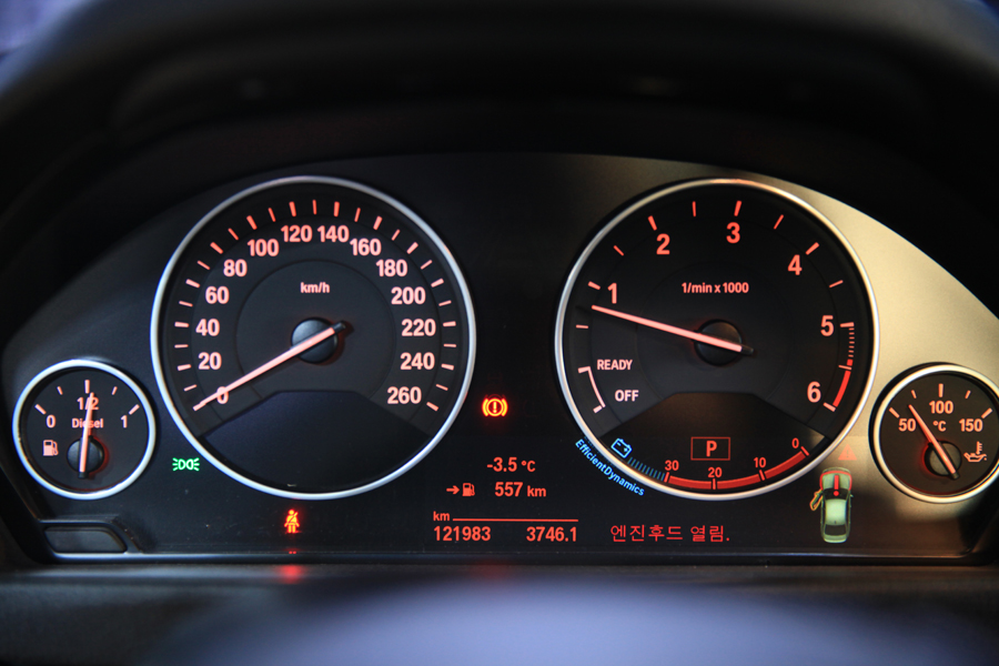 BMW 320D 엔진오일 교체 그리고 브레이크액 교환 4 004 IMG 3569 1 1