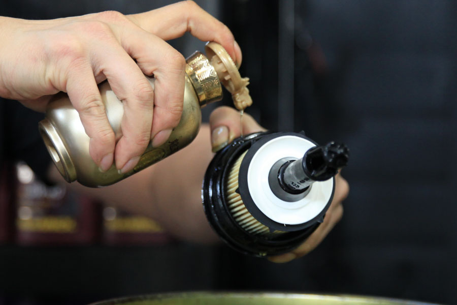 벤츠 E300 엔진오일 교체 시 꼼꼼하게 차량 체크까지 12 011 IMG 1946