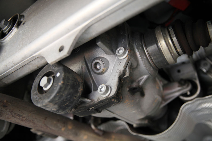 수원에서 엔진 플러싱과 BMW 520D 합성엔진오일 및 데후오일 교환 11 011 IMG 4648 1