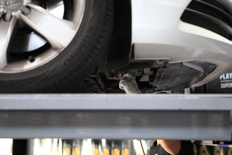 아우디 A6 2.0TDI 엔진오일 교체는 바로 이곳에서 12 012 IMG 5324