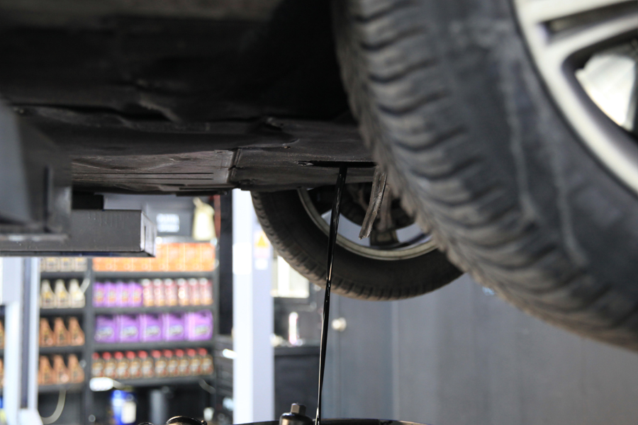 BMW 320D 엔진오일 교체 그리고 브레이크액 교환 14 013 IMG 3581 1