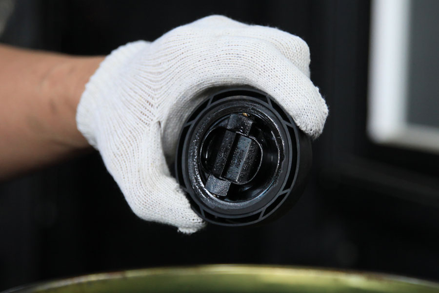 수원에서 엔진 플러싱과 BMW 520D 합성엔진오일 및 데후오일 교환 13 013 IMG 4650 1