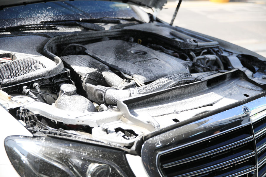 벤츠 E300 엔진오일 교체 시 꼼꼼하게 차량 체크까지 15 014 IMG 1950