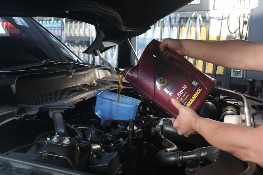 랜드로버 디스커버리5 엔진오일 교환을 위해 동탄에서 방문해주셨어요 15 015 IMG 1791