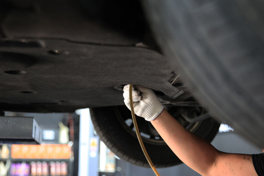 수원에서 엔진 플러싱과 BMW 520D 합성엔진오일 및 데후오일 교환 18 017 IMG 4655 1