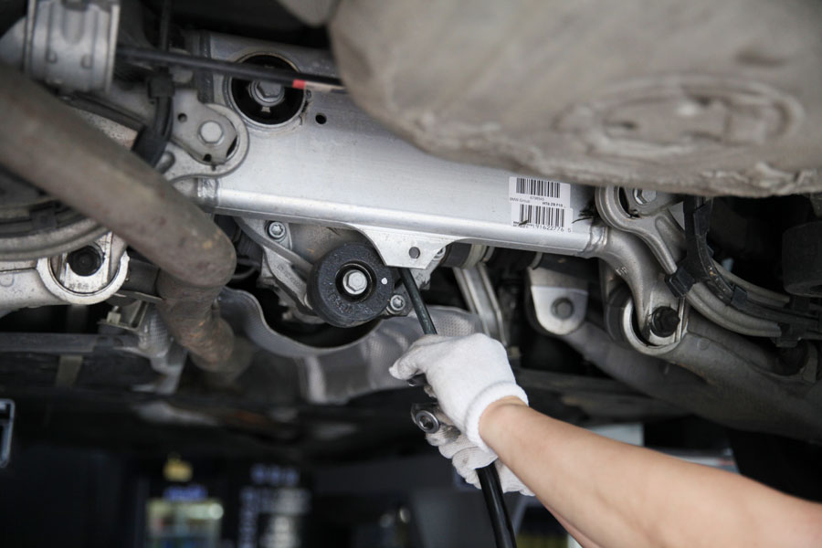 수원에서 엔진 플러싱과 BMW 520D 합성엔진오일 및 데후오일 교환 19 018 IMG 4656 1