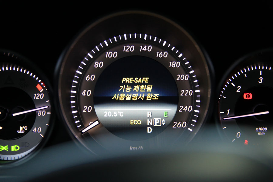 소음에 탁월한 합성유로 벤츠 E250 엔진오일 교체 6 020 IMG 5811