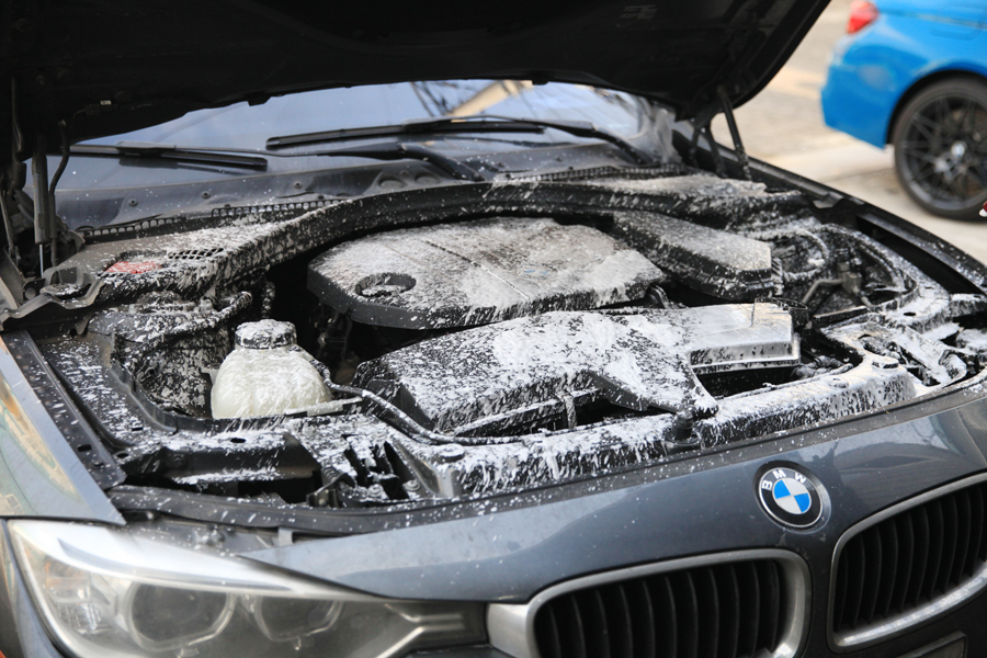 BMW 320D 엔진오일 교체 그리고 브레이크액 교환 27 026 IMG 3606 1