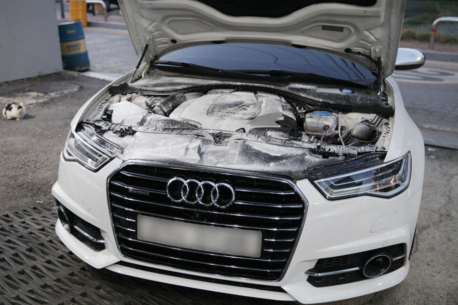 광교 고객분의 아우디 A6 55TDI 엔진오일 교체 플러싱 및 데후오일 교환까지 35 035 IMG 7120