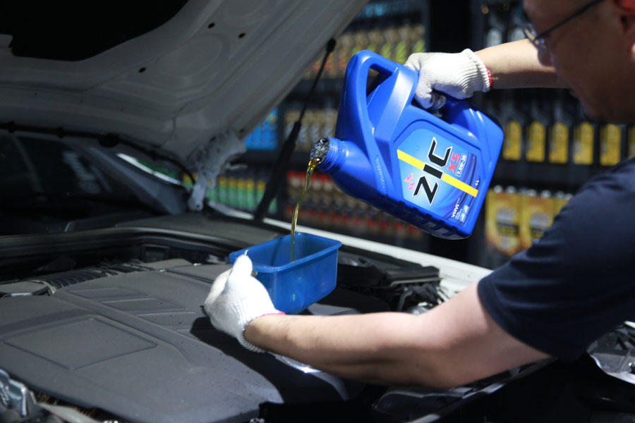 벤츠 E220D 카브리올레 엔진오일 교체 시 점검도 유심히 5 005 IMG 1910