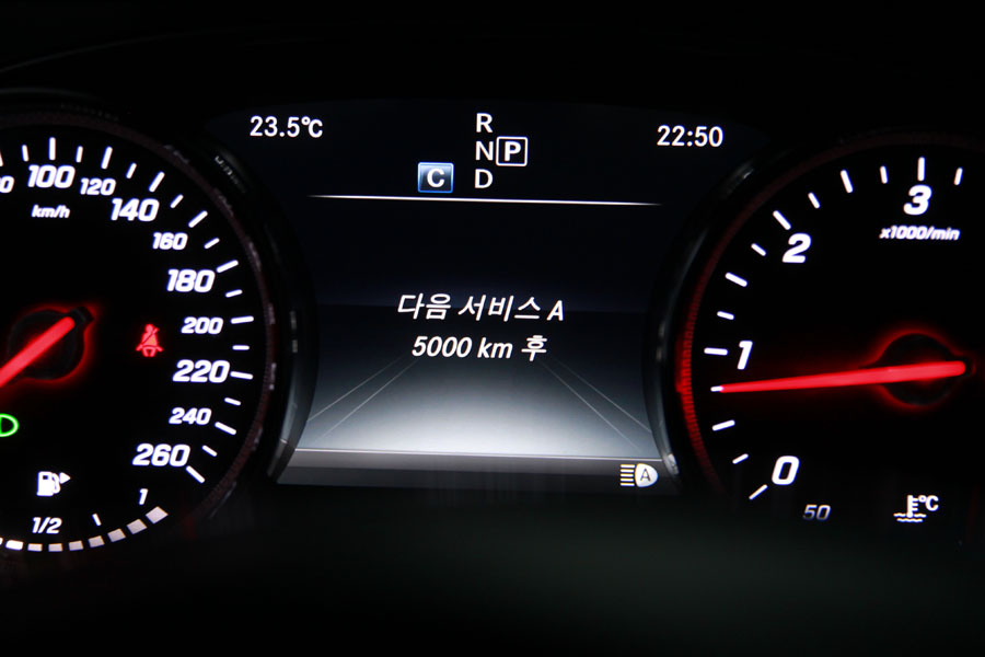 벤츠 E220D 카브리올레 엔진오일 교체 시 점검도 유심히 6 006 IMG 1912