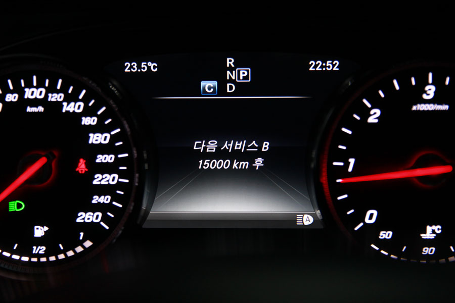 벤츠 E220D 카브리올레 엔진오일 교체 시 점검도 유심히 7 007 IMG 1914