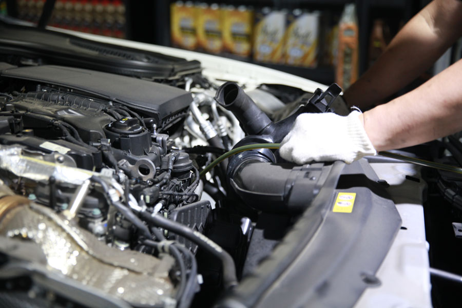 벤츠 E220D 카브리올레 엔진오일 교체 시 점검도 유심히 12 012 IMG 1920