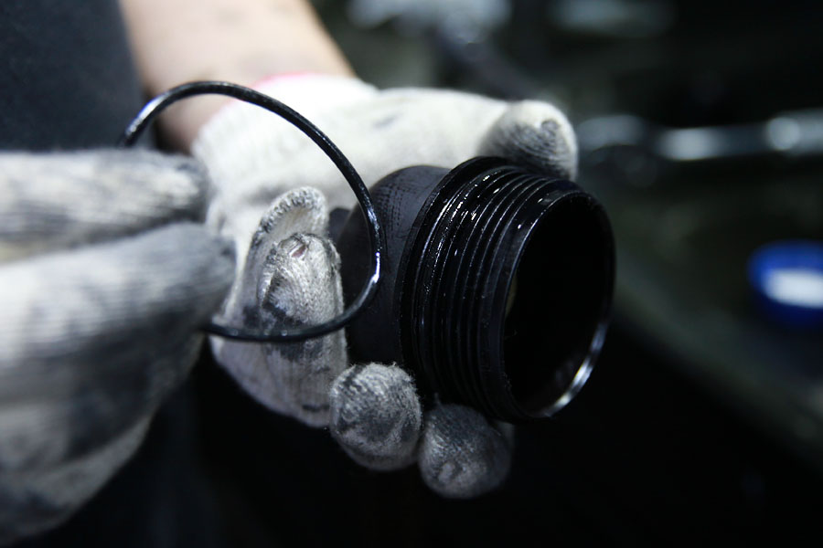 벤츠 E220D 카브리올레 엔진오일 교체 시 점검도 유심히 16 016 IMG 1928