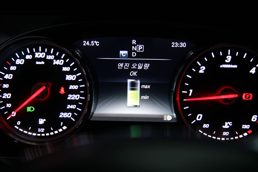 벤츠 E220D 카브리올레 엔진오일 교체 시 점검도 유심히 19 018 IMG 1933