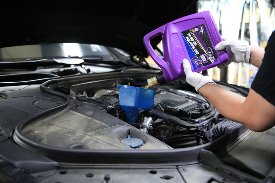 벤츠 S350D 엔진오일 교환 작업 시 엔진내부 세척 및 전체 점검 19 벤츠 S350D 엔진오일 교환