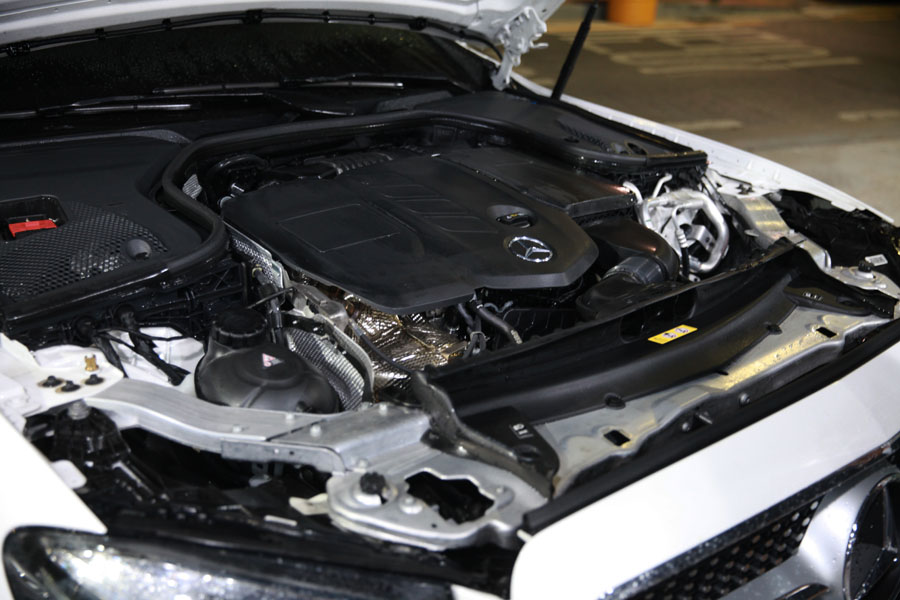 벤츠 E220D 카브리올레 엔진오일 교체 시 점검도 유심히 22 021 IMG 1936