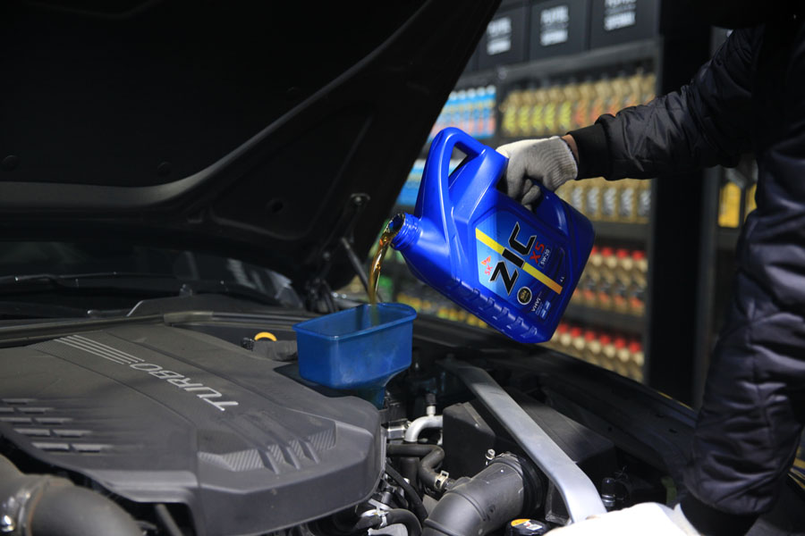 제네시스 G70 3.3 터보 엔진오일 교체와 디퍼런셜 오일 교환 6 006 IMG 3180