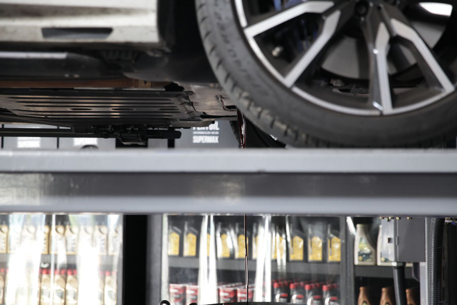 수원 플레이오일에서 BMW X7 엔진오일 교체 11 011 IMG 3464