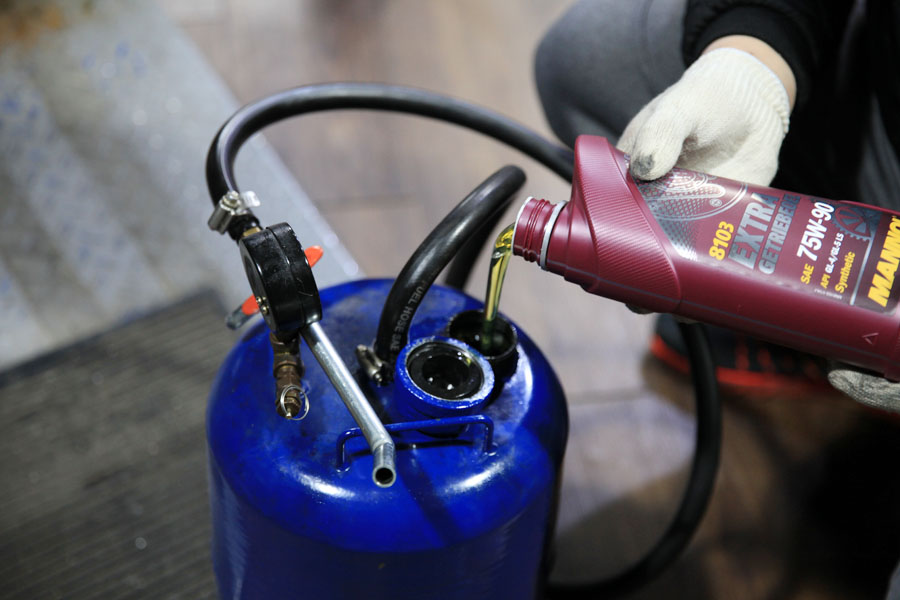 제네시스 G70 3.3 터보 엔진오일 교체와 디퍼런셜 오일 교환 15 015 IMG 3192