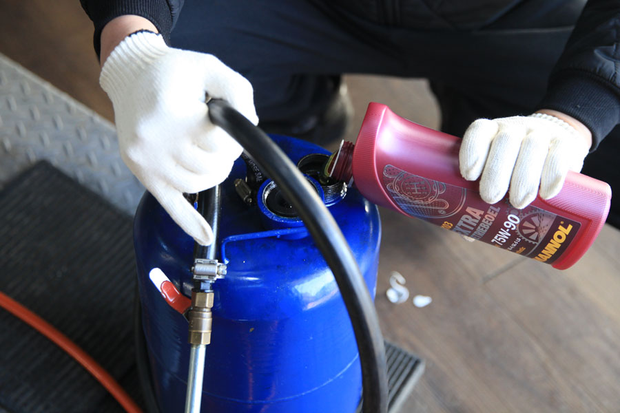 BMW M550D 엔진오일 교체 그리고 디퍼렌셜 오일도 함께 22 022 IMG 4871