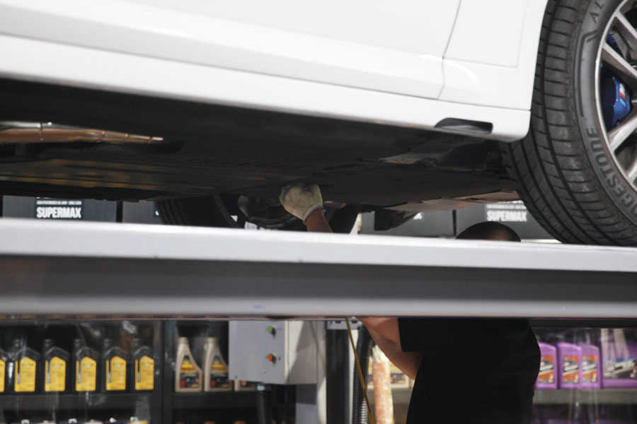 길들이기와 여름을 대비한 BMW X4 엔진오일 교환 5W40 합성유로 11 IMG 0464