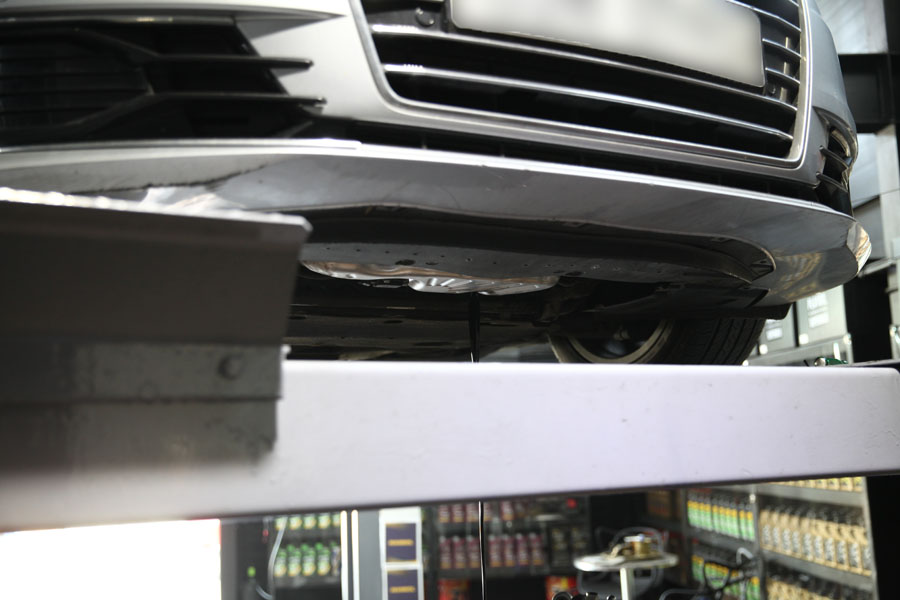 영통 아우디 엔진오일 교환 A6 40TDI 차량에 조용한 합성유 12 영통 아우디 엔진오일 교환