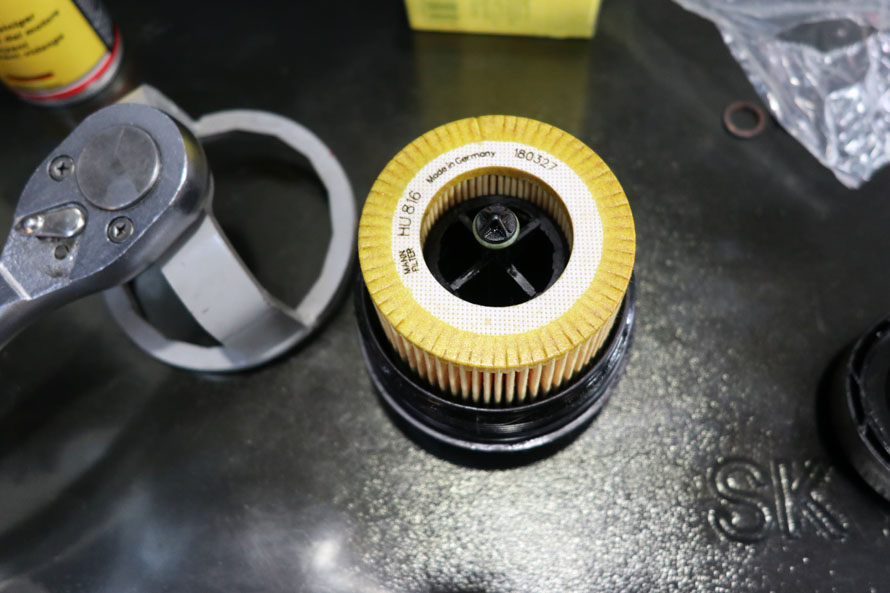 BMW 528I 엔진오일 교환 소음 완화를 위한 합성유 14 014 IMG 1582