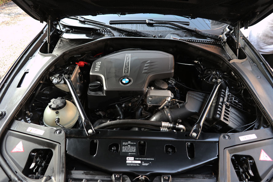 BMW 528I 엔진오일 교환 소음 완화를 위한 합성유 21 021 IMG 1594